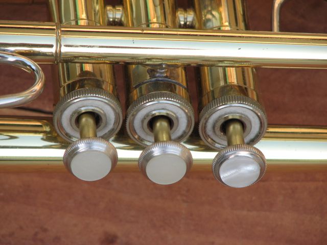 1973 Selmer Bach TR300 Vintage Trumpet w Case Mouthpiece
