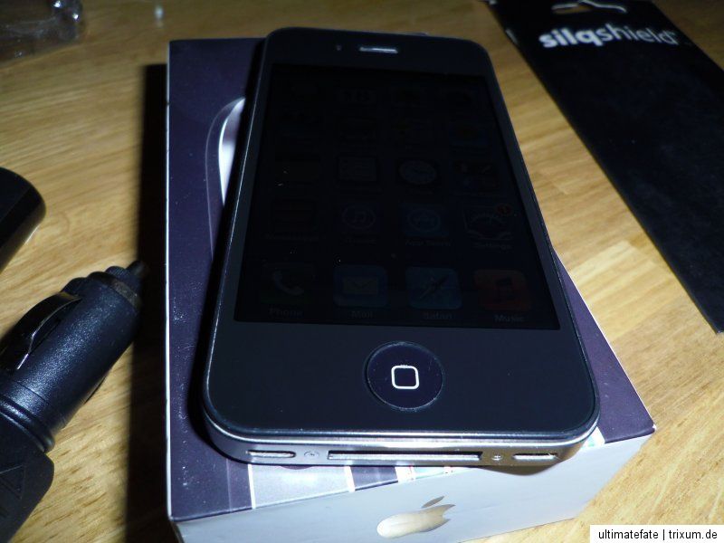 Apple iPhone 4 16 GB   Schwarz + viel Drumherum