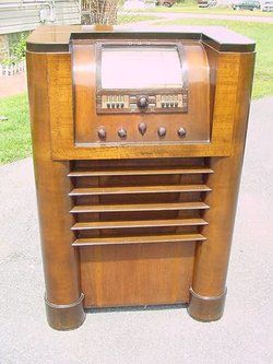 RCA Victor 813K Console Radio